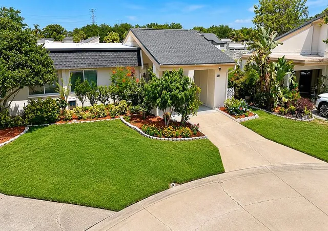 Homes for sale in Clearwater, FL | 2588 Forest Run Ct, Clearwater, FL 33761 | MLS# TB8507142