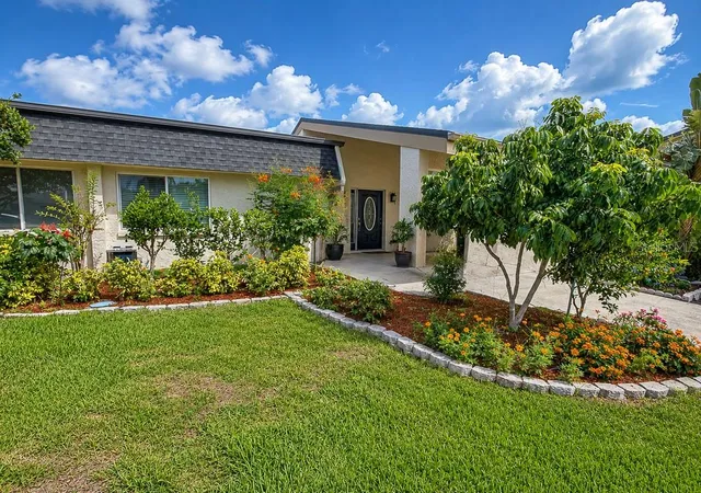 Homes for sale in Clearwater, FL | 2588 Forest Run Ct, Clearwater, FL 33761 | MLS# TB8507142