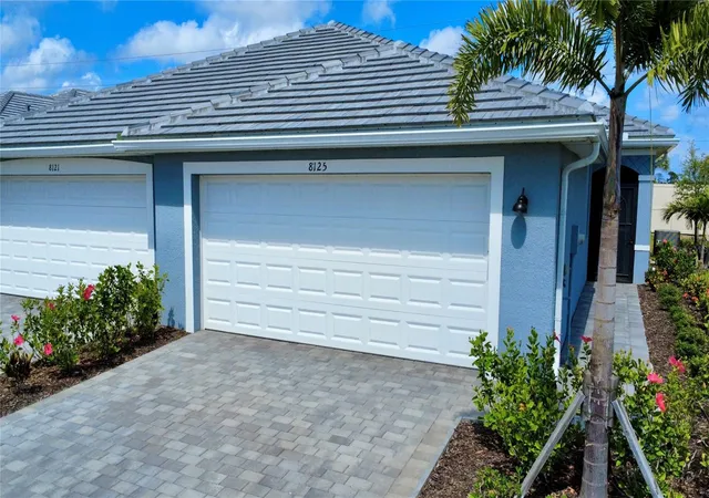 Homes for sale in Englewood, FL | 8125 Shore Lake Dr, Englewood, FL 34224 | MLS# N6144286