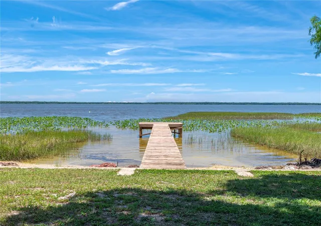 3rd image of 10742 W Beach Pkwy, Lake Wales, FL 33898 | MLS# P4938687