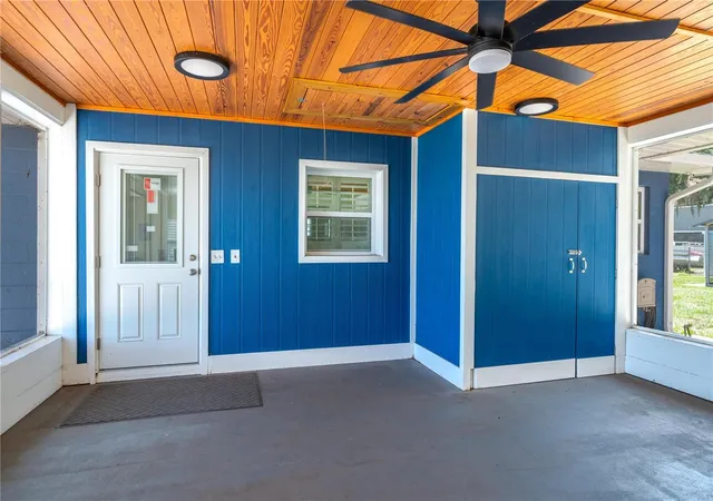 4th image of 10742 W Beach Pkwy, Lake Wales, FL 33898 | MLS# P4938687