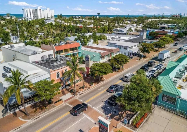 Homes for sale in Osprey, FL | 754 Pine Run Drive, Osprey, FL 34229 | Houzeo