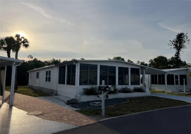 Photo 2 of Manufactured home for sale at 825 Jolanda Cir, Venice, FL 34285 | MLS# N6144289 | Listing updated on 2026-06-02
