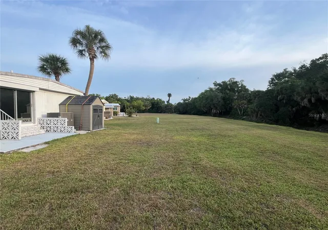 Photo 5 of Manufactured home for sale at 825 Jolanda Cir, Venice, FL 34285 | MLS# N6144289 | Listing updated on 2026-06-02