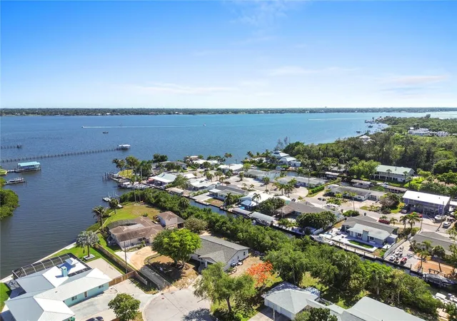 1st image of 901 24th Ave W, Palmetto, FL 34221 | MLS# A4693164