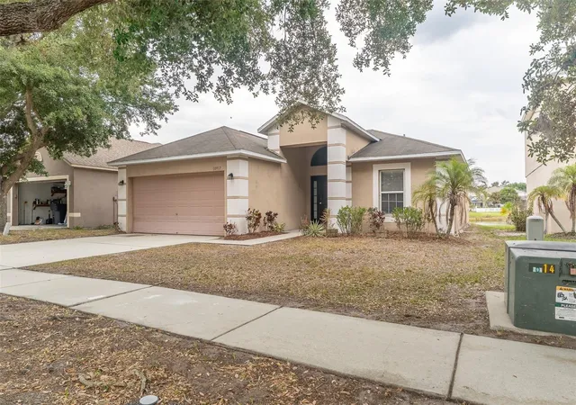 Photo 1 of Single family home for sale at 10917 Banyan Wood Way, Riverview, FL 33579 | MLS# TB8507201 | Listing updated on 2026-09-16