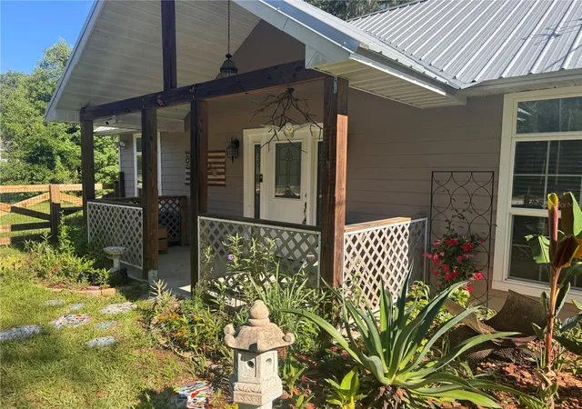 Photo 2 of Single family home for sale at 103 Grove St, Melrose, FL 32666 | MLS# GC540230 | Listing updated on 2026-09-04