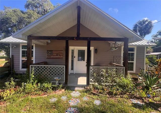 Photo 3 of Single family home for sale at 103 Grove St, Melrose, FL 32666 | MLS# GC540230 | Listing updated on 2026-09-04