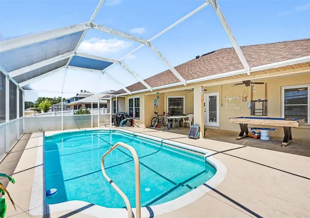 Photo 2 of Single family home for sale at 113 Shaddock Dr, Auburndale, FL 33823 | MLS# TB8507219 | Listing updated on 2026-09-01