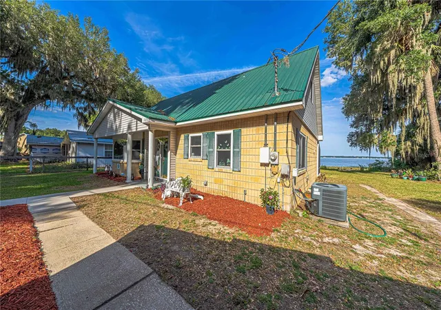1st image of 11686 Se 132nd Street Rd, Ocklawaha, FL 32179 | MLS# OM724510