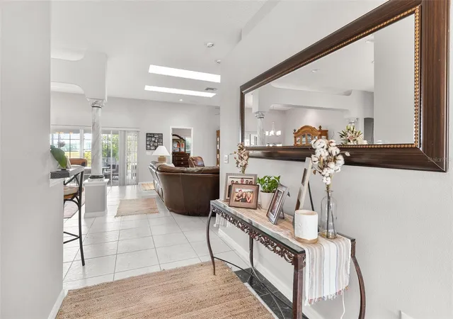 Photo 4 of Single family home for sale at 1027 Urico Golf Rd, Lady Lake, FL 32159 | MLS# G5112202 | Listing updated on 2026-09-30