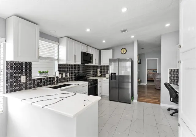 Photo 3 of Manufactured home for sale at 9426 Star Gazer Ln, Riverview, FL 33578 | MLS# TB8507272 | Listing updated on 2026-09-19