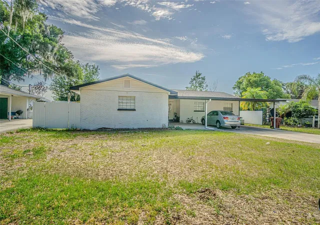 Photo 1 of Single family home for sale at 402 Eunice Dr, Plant City, FL 33563 | MLS# TB8507288 | Listing updated on 2026-07-08