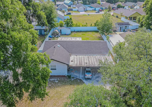 Photo 2 of Single family home for sale at 402 Eunice Dr, Plant City, FL 33563 | MLS# TB8507288 | Listing updated on 2026-07-08