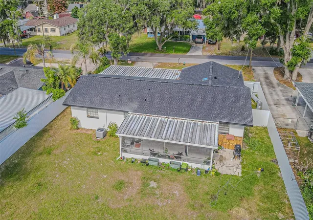 Photo 3 of Single family home for sale at 402 Eunice Dr, Plant City, FL 33563 | MLS# TB8507288 | Listing updated on 2026-07-08