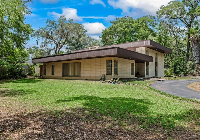 2nd image of 2510 Nw 30th Ter, Gainesville, FL 32605 | MLS# G5112206