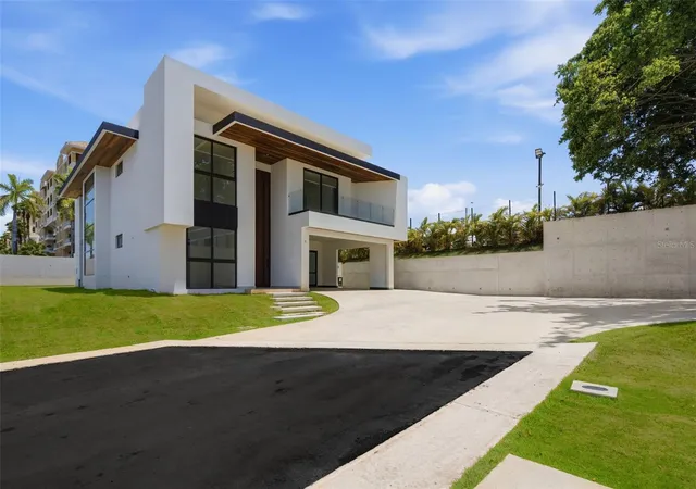 Photo 2 of Single family home for sale at 45 Sereno, Guaynabo, PR 00969 | MLS# PR9121275 | Listing updated on 2026-08-26