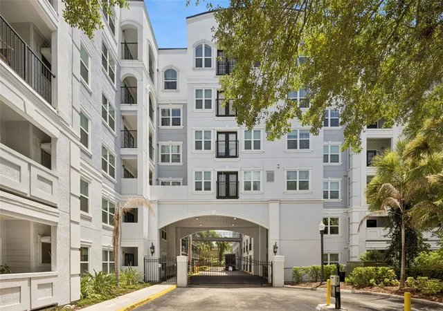 3rd image of 300 E S St, Orlando, FL 32801