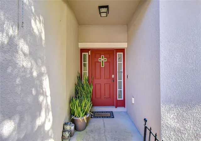 3rd image of 6252 Twin Bridges Dr, Zephyrhills, FL 33541 | MLS# TB8507305