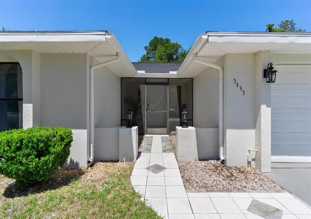 Photo 4 of Sale Pending at 5435 SW 165th Street Rd, Ocala, FL 34473 | MLS# G5112209 | Listing updated on 2026-09-01