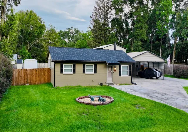 Photo 2 of Single family home for sale at 18143 NW 251st Terrace, HIGH SPRINGS, FL 32643 | MLS# GC540245 | Listing updated on 2026-10-05