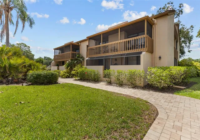 Photo 21 of Condo for sale at 3037 Willow Green Dr #12, SARASOTA, FL 34235 | MLS# A4693217 | Listing updated on 2026-10-06