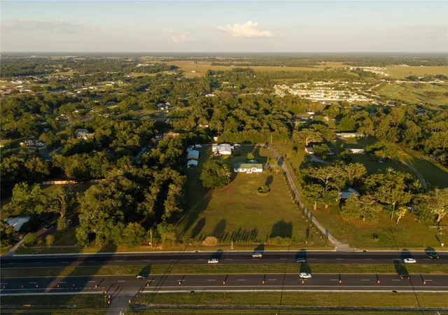 Photo 2 of Manufactured home for sale at 9712 US Hwy 301, Dade City, FL 33525 | MLS# W7885670 | Listing updated on 2026-09-22