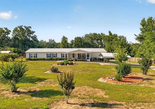 Photo 1 of Manufactured home for sale at 9706 US Hwy 301, Dade City, FL 33525 | MLS# W7885671 | Listing updated on 2026-09-22