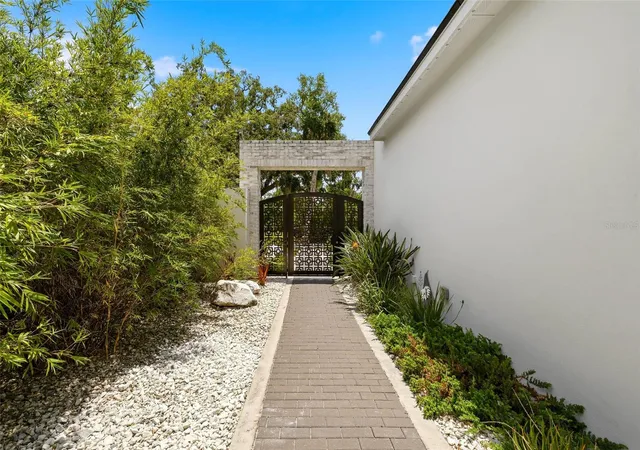 Photo 3 of Single family home for sale at 723 Symonds Ave, Winter Park, FL 32789 | MLS# O6406823 | Listing updated on 2026-10-11