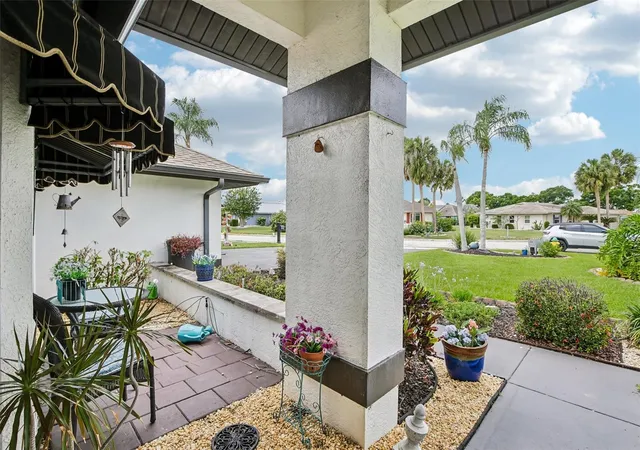 5th image of 213 N Brockfield Dr, Sun City Center, FL 33573 | MLS# TB8507368