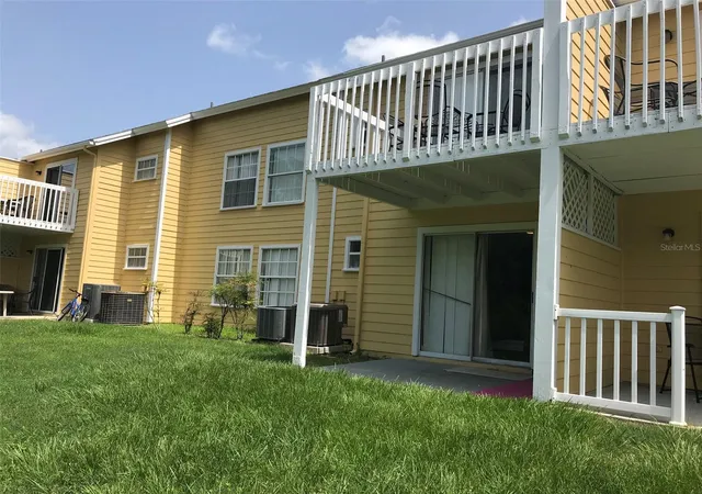 Listing Photo 5 - Condo for sale in building located at 2468 Sweetwater Clb Cir, KISSIMMEE, FL 34746 - Unit #111