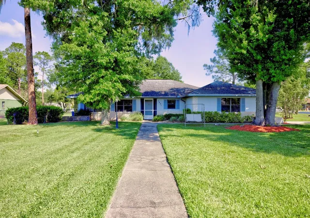1st image of 3601 Divot Rd, Sebring, FL 33872 | MLS# C7526033