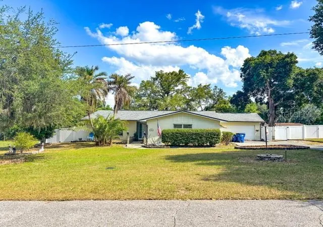 1st image of 121 E Pine St, Howey In The Hills, FL 34737 | MLS# G5112224