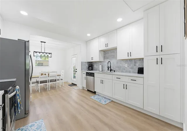 3rd image of 1275 Palm St, Clearwater, FL 33755 | MLS# TB8507393