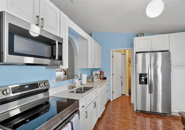Photo 3 of Single family home for sale at 6820 Pomeroy Cir, Orlando, FL 32810 | MLS# O6406864 | Listing updated on 2026-07-23