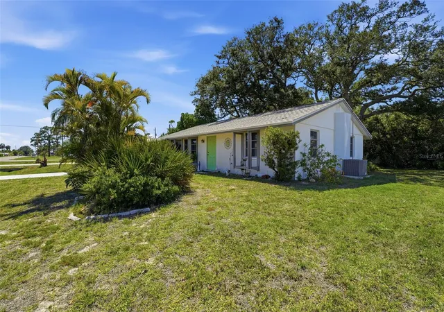 3rd image of 1240 S Venice Blvd, Venice, FL 34293 | MLS# N6144298