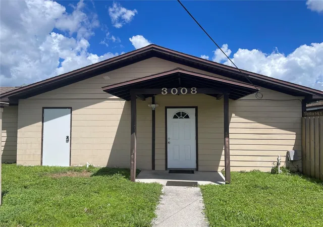 Single family home for sale at 3008 Skyview Dr, LAKELAND, FL 33801 | MLS# L4961810
