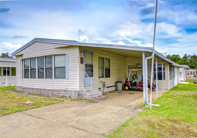 Photo 3 of Manufactured home for sale at 35804 Brisa Dr, Zephyrhills, FL 33541 | MLS# TB8507426 | Listing updated on 2026-07-21