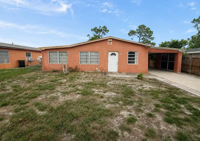 Homes for sale in Frostproof, FL | 48 Princeton Ave, Frostproof, FL 33843 | MLS# S5149689