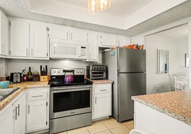 5th image of 3915 Lake Bayshore Dr, BRADENTON, FL 34205