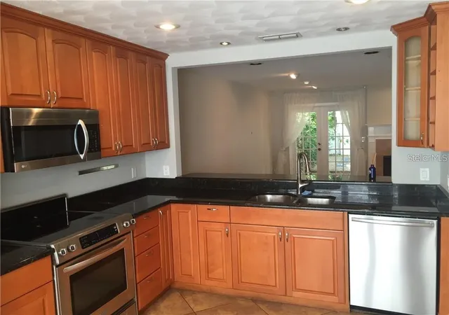 Photo 4 of Townhouse for sale at 5300 Bayshore Blvd #A5, Tampa, FL 33611 | MLS# TB8507489 | Listing updated on 2026-05-13