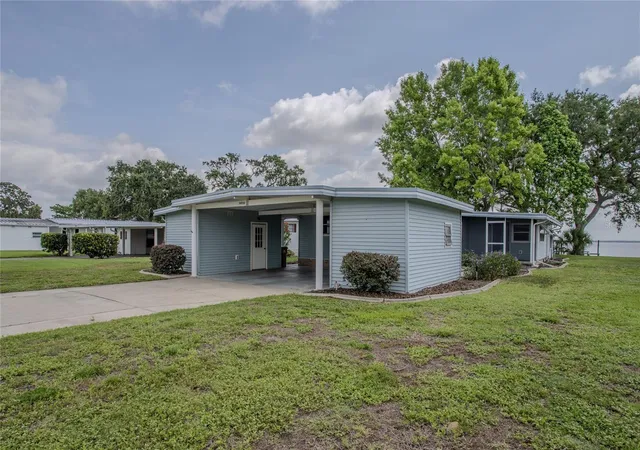2nd image of 34232 Island Dr, Leesburg, FL 34788 | MLS# G5112245