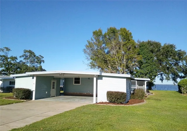 Photo 3 of Manufactured home for sale at 34232 Island Dr, Leesburg, FL 34788 | MLS# G5112245 | Listing updated on 2026-10-08