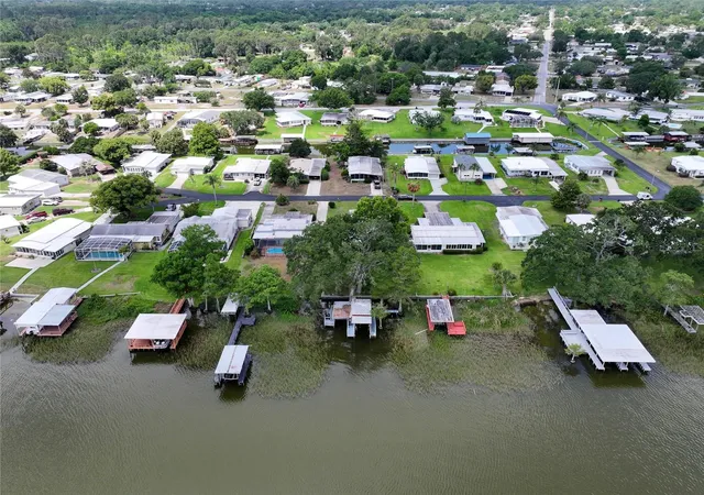 35th image of 34232 Island Dr, Leesburg, FL 34788 | MLS# G5112245