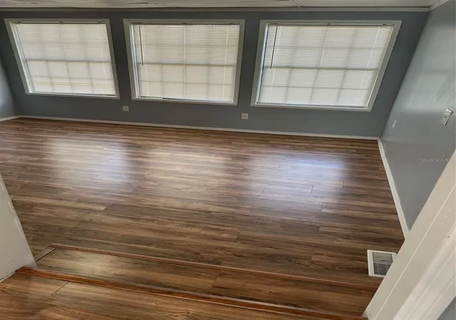 Photo 4 of Manufactured home for sale at 17110 Live Oak Ln, Montverde, FL 34756 | MLS# S5149710 | Listing updated on 2026-09-05