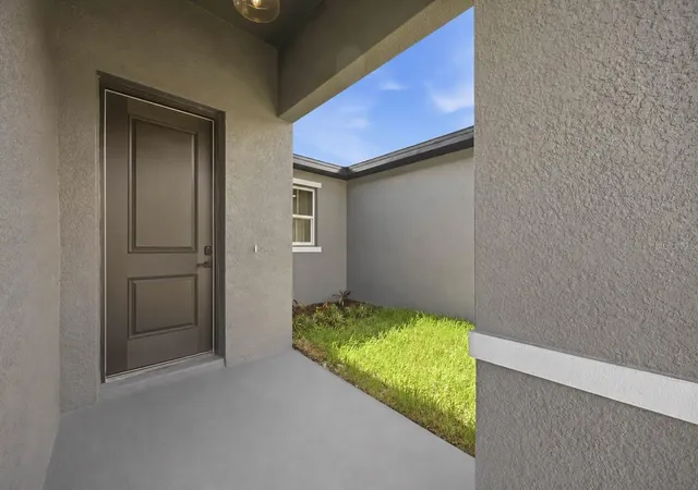 Photo 3 of Single family home for sale at 2121 River Hawk Loop, Winter Haven, FL 33880 | MLS# S5149725 | Listing updated on 2026-09-12