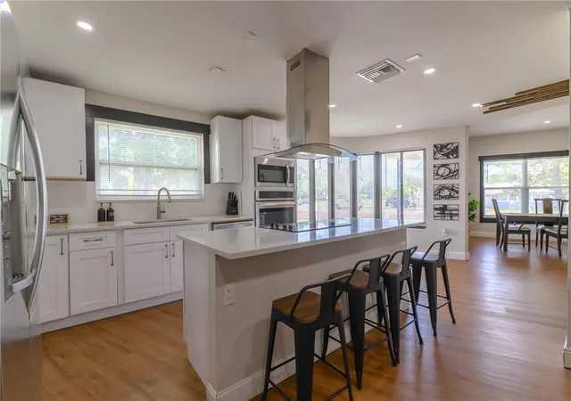 2nd image of 800 S Keene Rd, Clearwater, FL 33756 | MLS# TB8507584