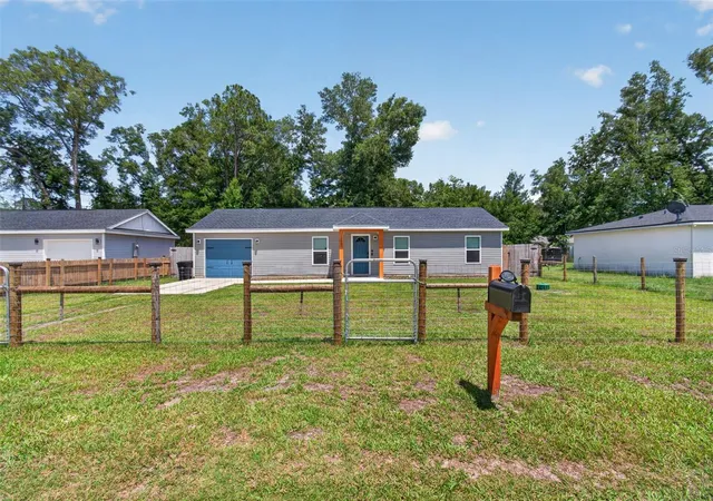 Photo 2 of Single family home for sale at 14027 Se 43rd Terrace, Summerfield, FL 34491 | MLS# OM724589 | Listing updated on 2026-08-28