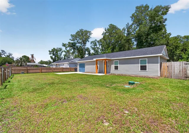 Photo 3 of Single family home for sale at 14027 Se 43rd Terrace, Summerfield, FL 34491 | MLS# OM724589 | Listing updated on 2026-08-28