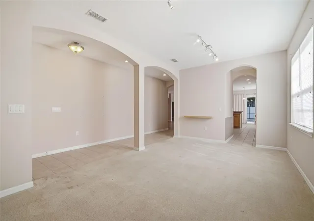 4th image of 1520 Rhodeswell Ln, Dover, FL 33527 | MLS# TB8507588